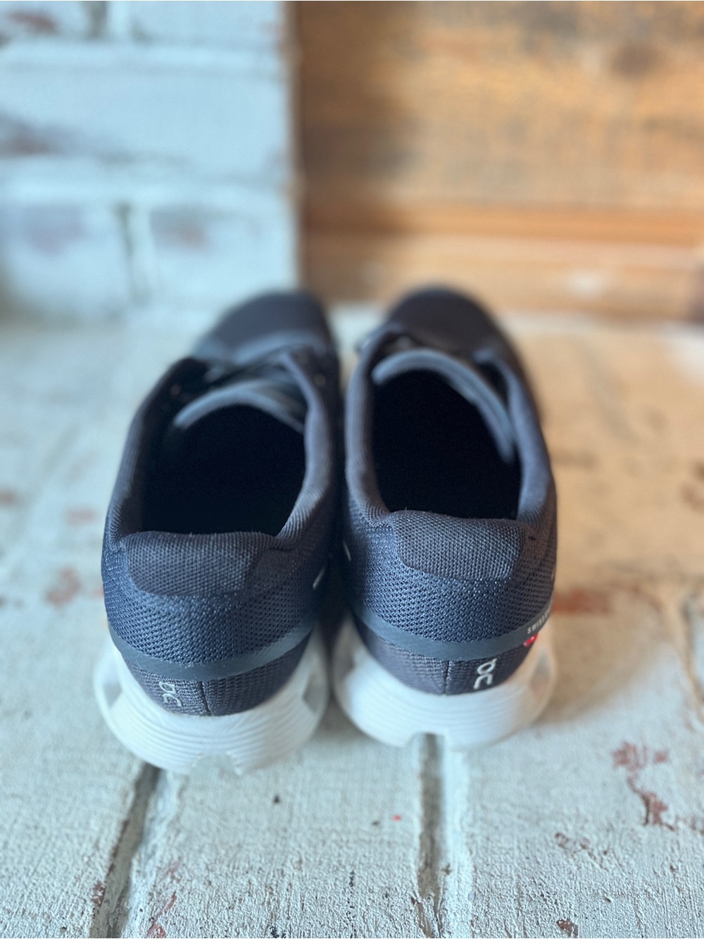 On Running Men's Cloud Running Sneakers - Black/White size 8.5 - Picture 4 of 5